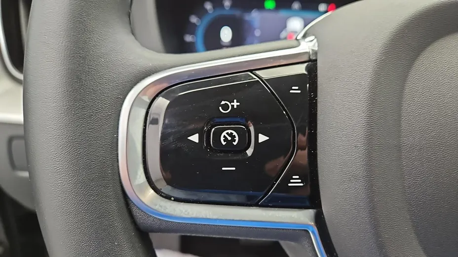 VOLVO XC60 -