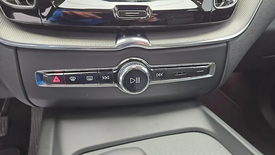 VOLVO XC60 -