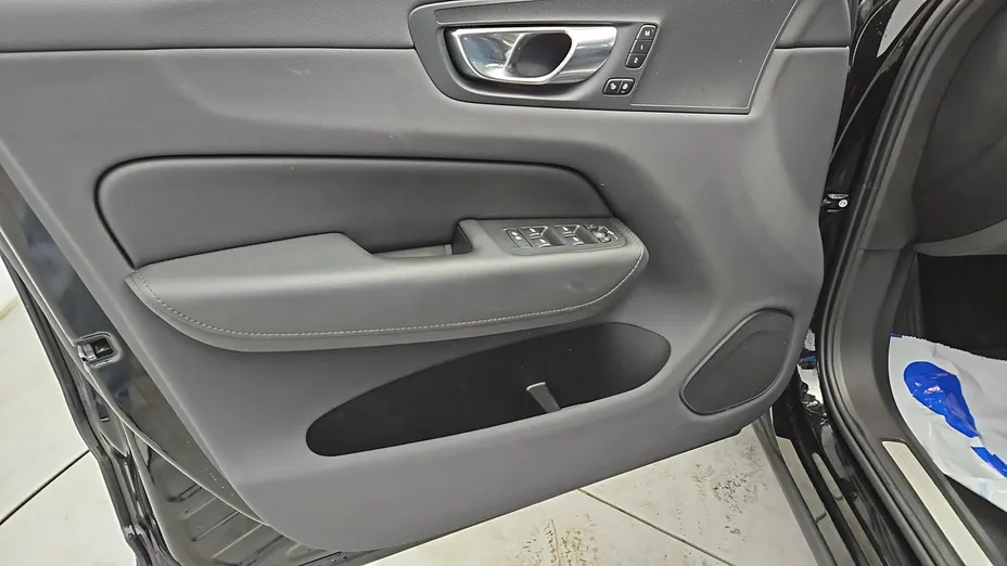 VOLVO XC60 -