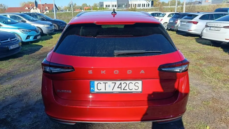 SKODA Superb -