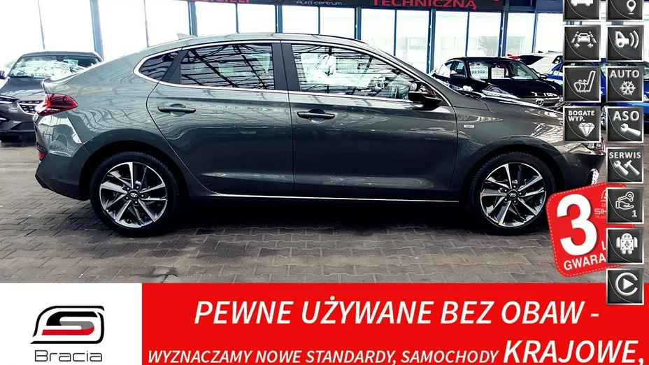 HYUNDAI i30 -