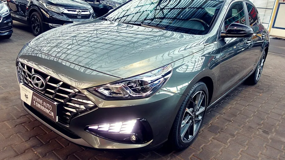 HYUNDAI i30 -