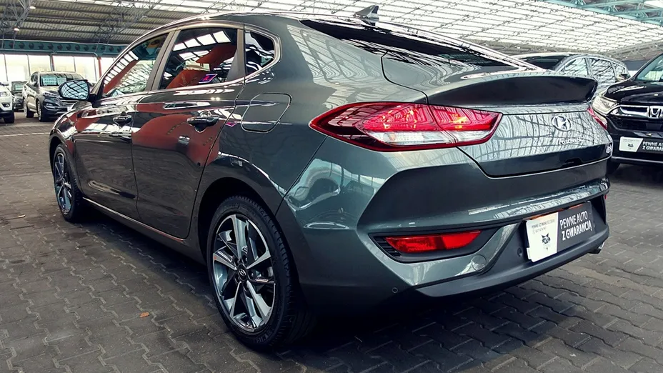 HYUNDAI i30 -