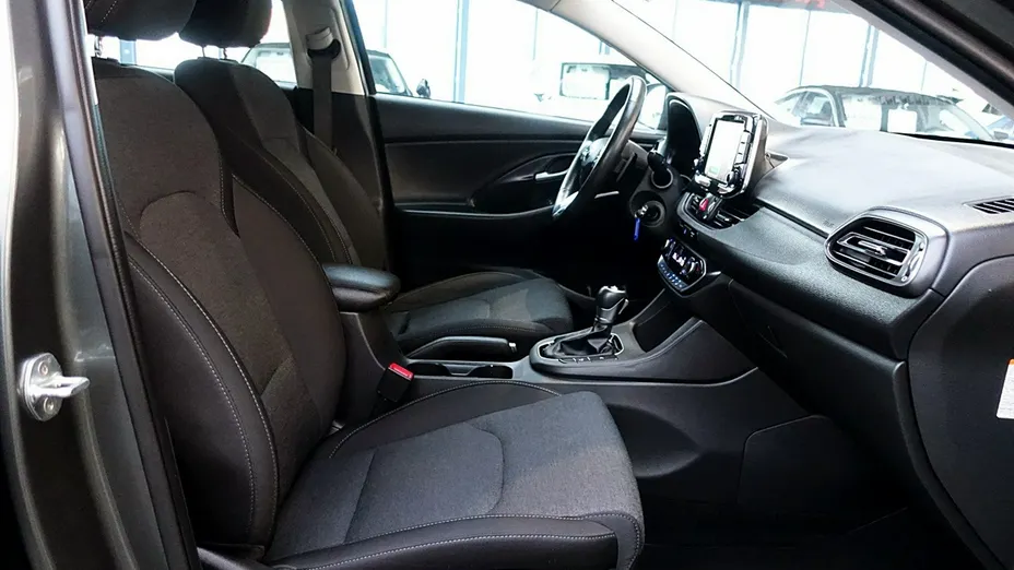 HYUNDAI i30 -