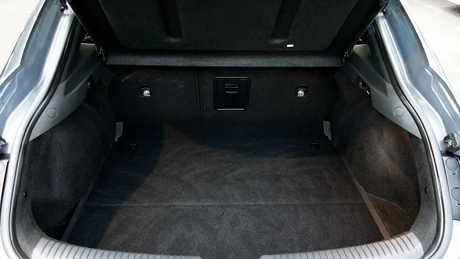 HYUNDAI i30 -