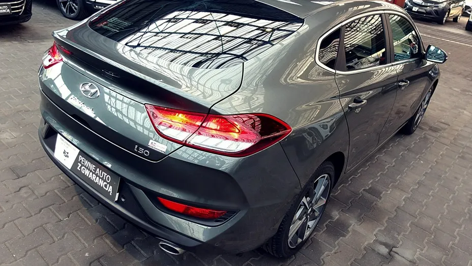 HYUNDAI i30 -
