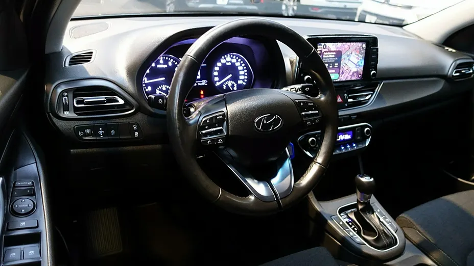 HYUNDAI i30 -