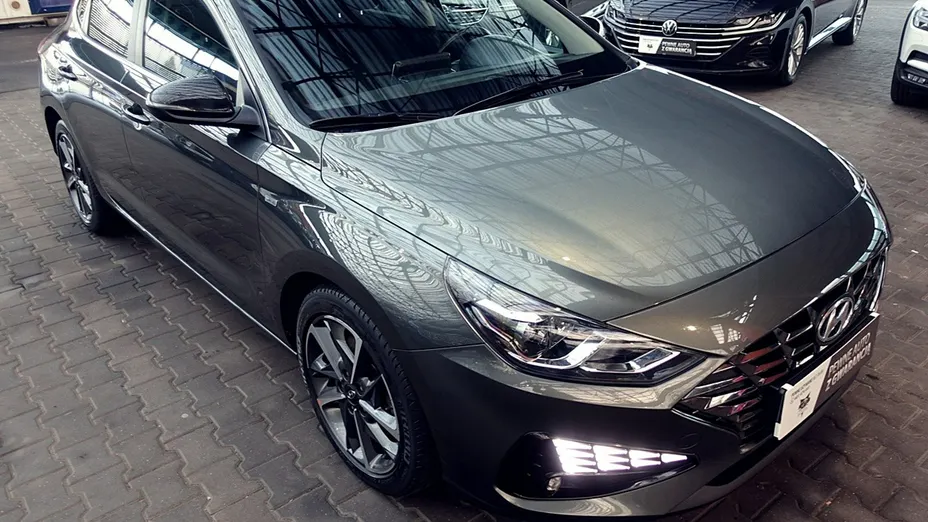 HYUNDAI i30 -