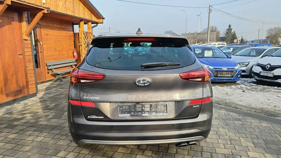 HYUNDAI Tucson -