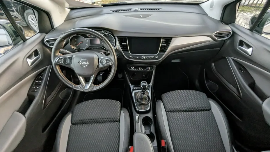 OPEL Crossland X -