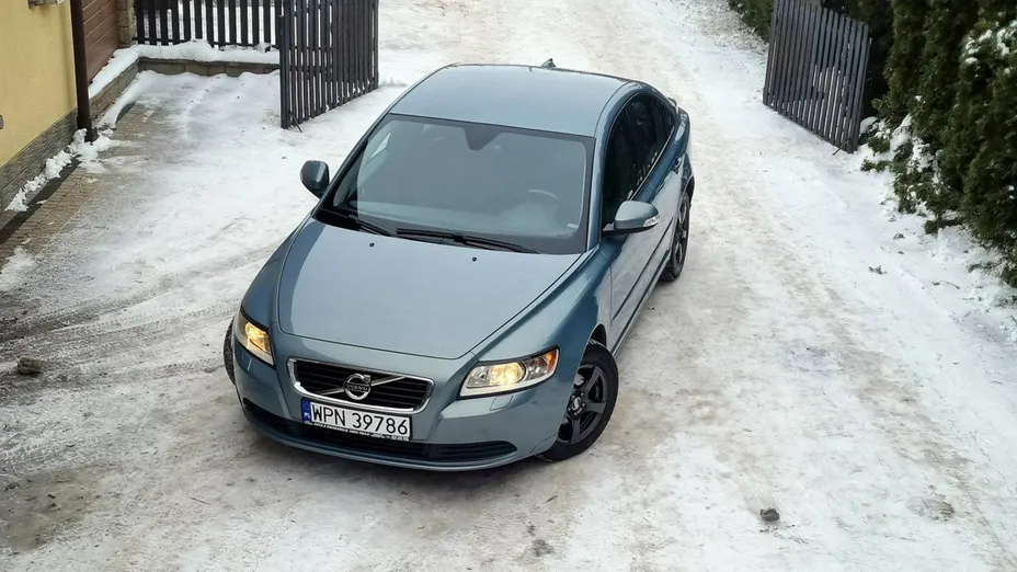 VOLVO S40 -