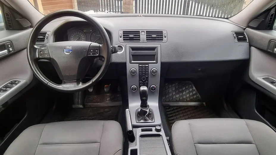 VOLVO S40 -