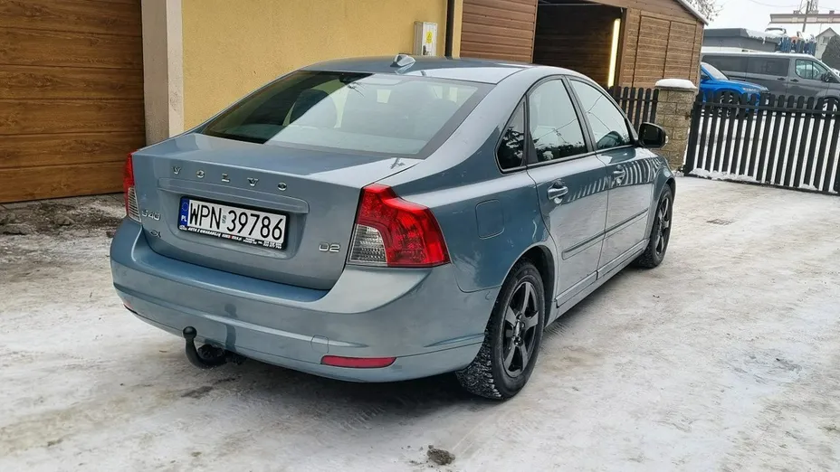 VOLVO S40 -