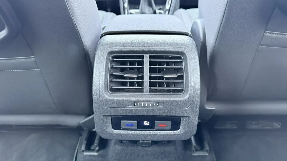VOLKSWAGEN Touran -