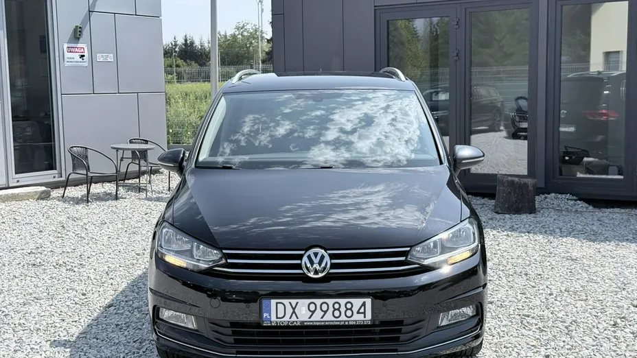VOLKSWAGEN Touran -