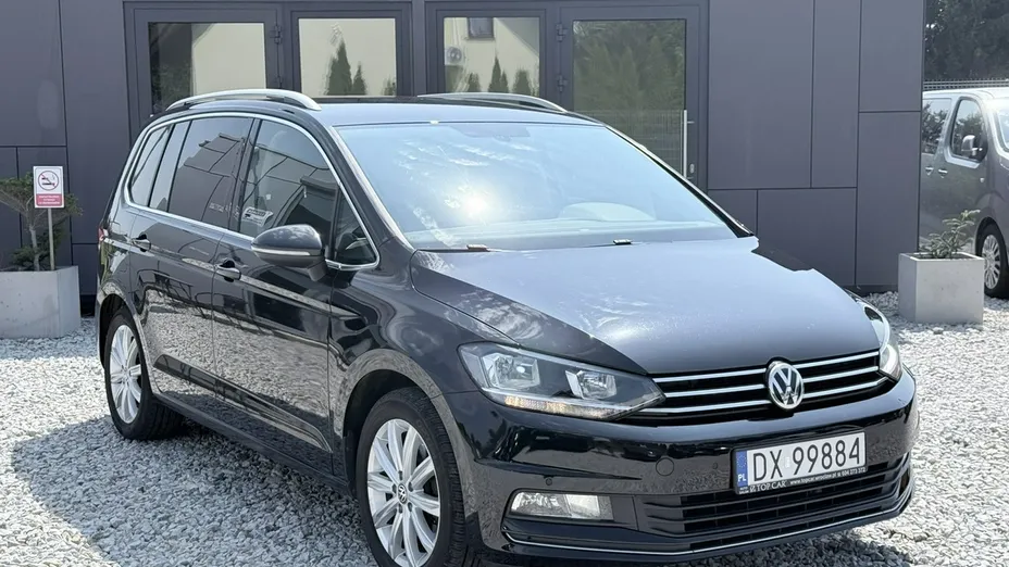 VOLKSWAGEN Touran -