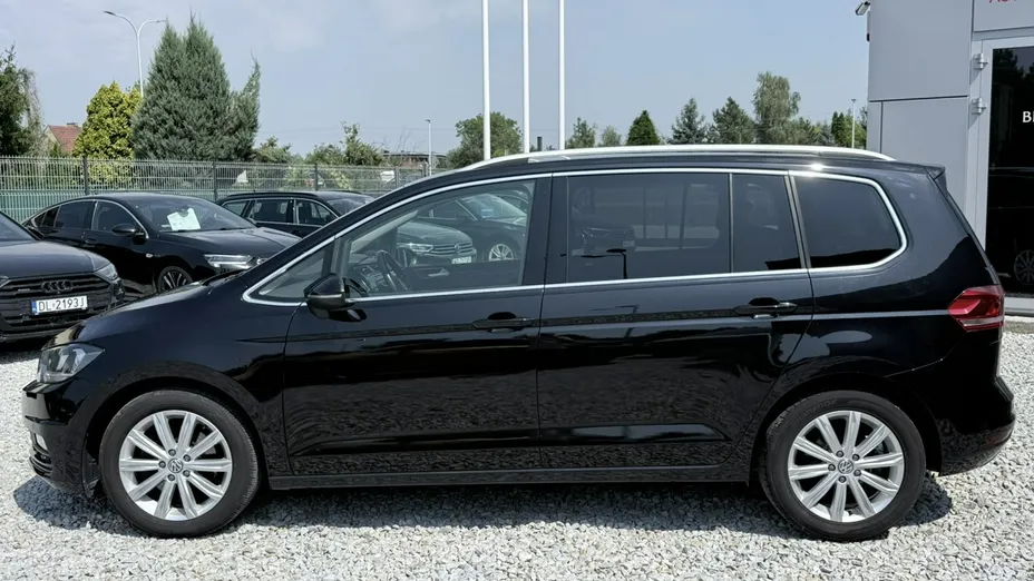 VOLKSWAGEN Touran -