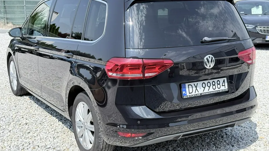 VOLKSWAGEN Touran -
