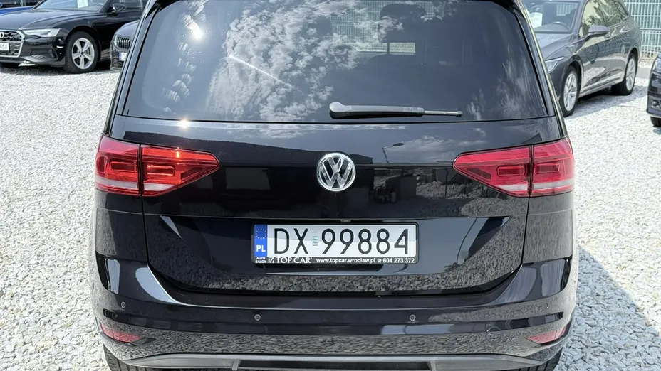 VOLKSWAGEN Touran -