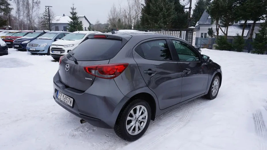 MAZDA 2 -