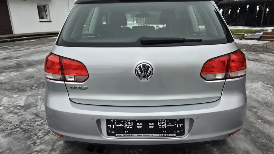 VOLKSWAGEN Golf -