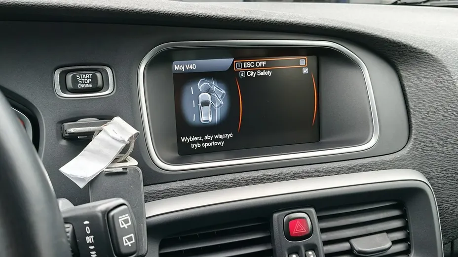 VOLVO V40 Cross Country -