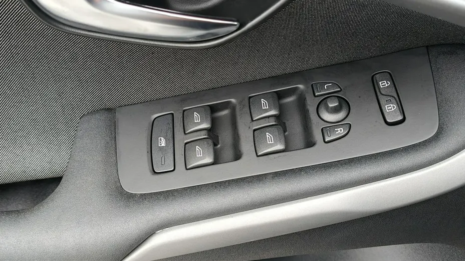 VOLVO V40 Cross Country -