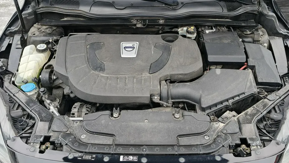 VOLVO V40 Cross Country -