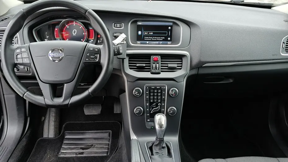 VOLVO V40 Cross Country -