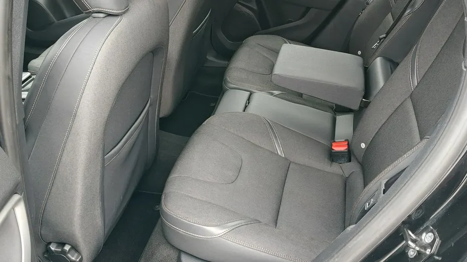 VOLVO V40 Cross Country -