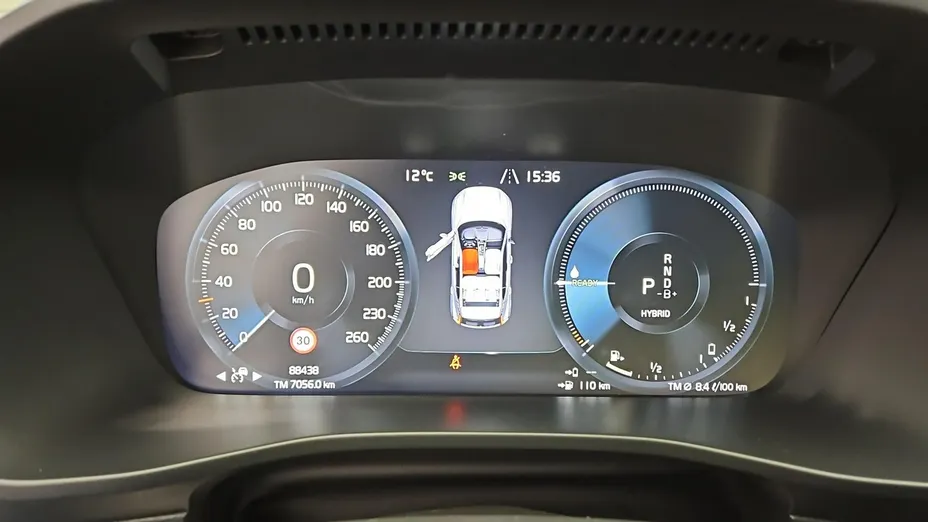 VOLVO XC40 -