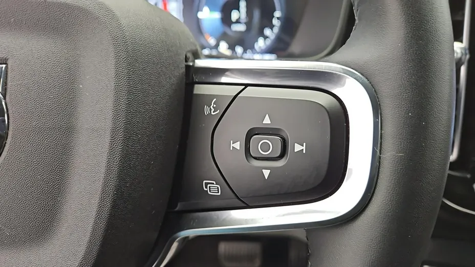 VOLVO XC40 -