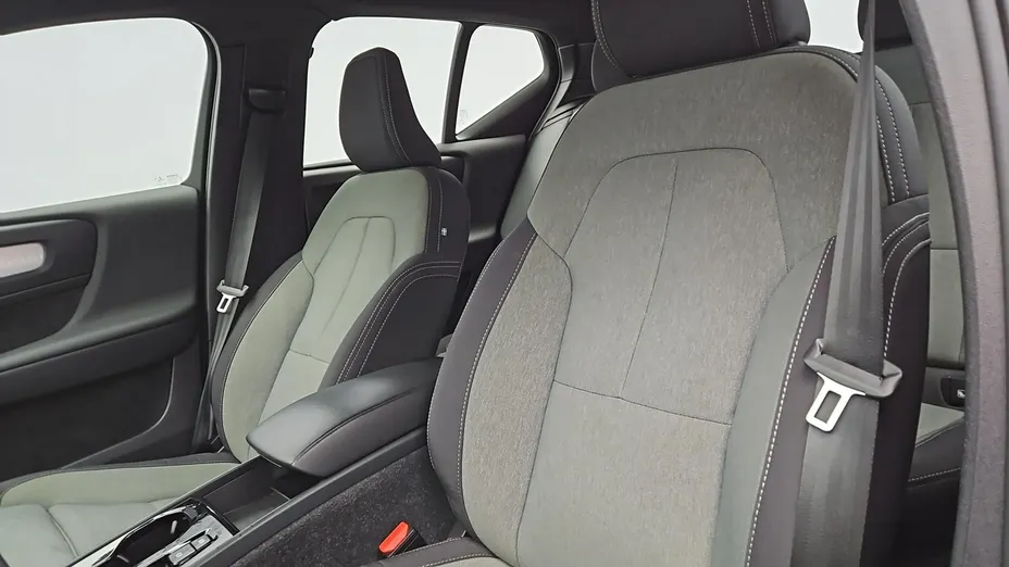 VOLVO XC40 -