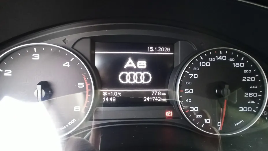 AUDI A6 -
