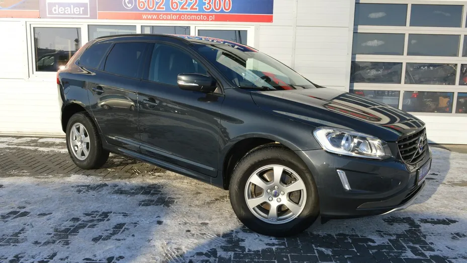 VOLVO XC60 -