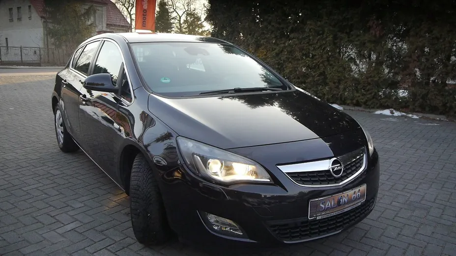 OPEL Astra -
