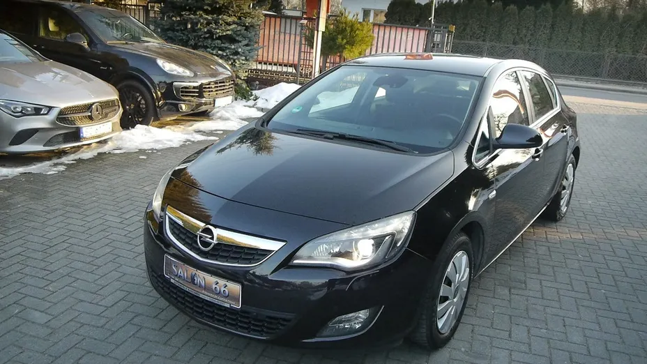 OPEL Astra -