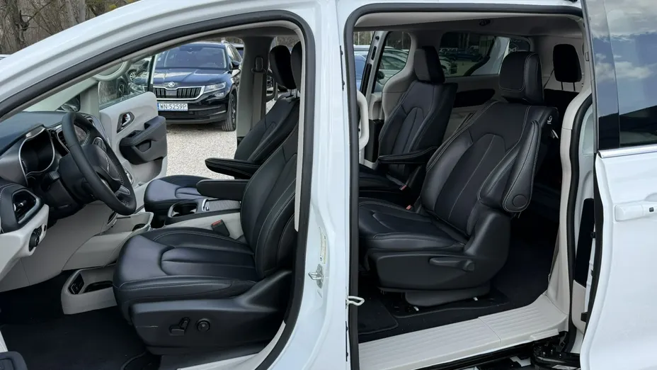 CHRYSLER Pacifica -