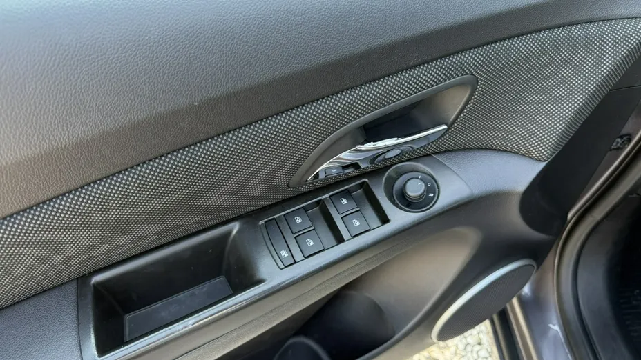 CHEVROLET Cruze -