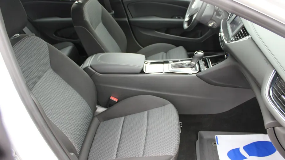 OPEL Insignia -