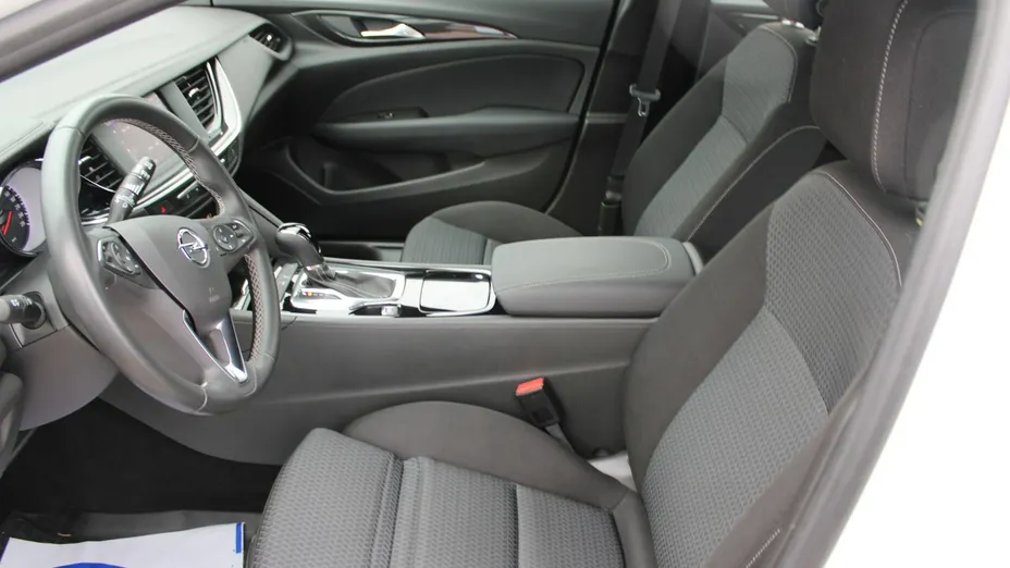 OPEL Insignia -