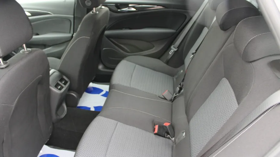 OPEL Insignia -