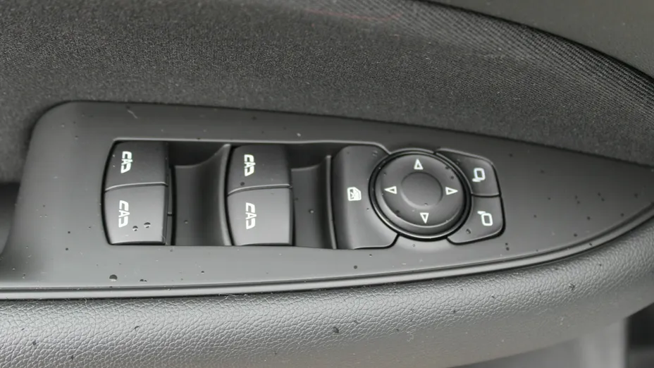 OPEL Insignia -