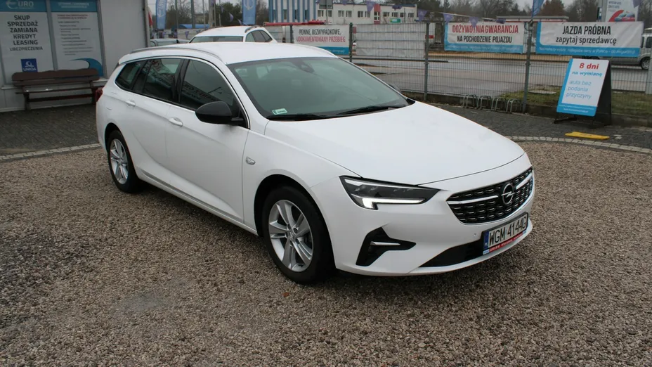 OPEL Insignia -