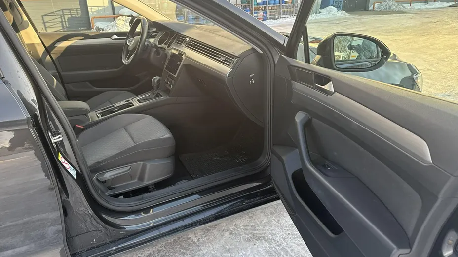 VOLKSWAGEN Passat -