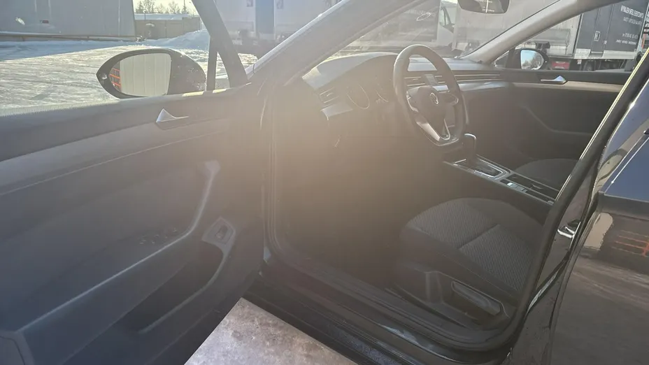 VOLKSWAGEN Passat -