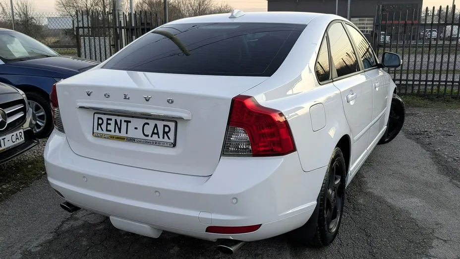 VOLVO S40 -