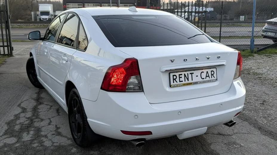 VOLVO S40 -