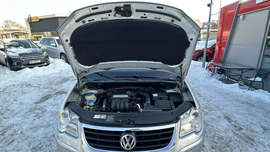 VOLKSWAGEN Touran -