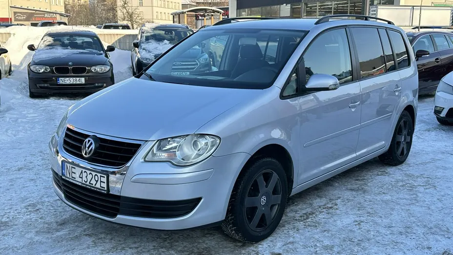 VOLKSWAGEN Touran -